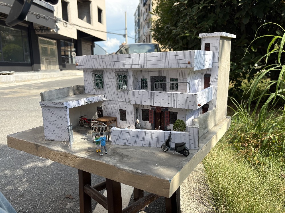 把老房子的故事裝進微縮模型里